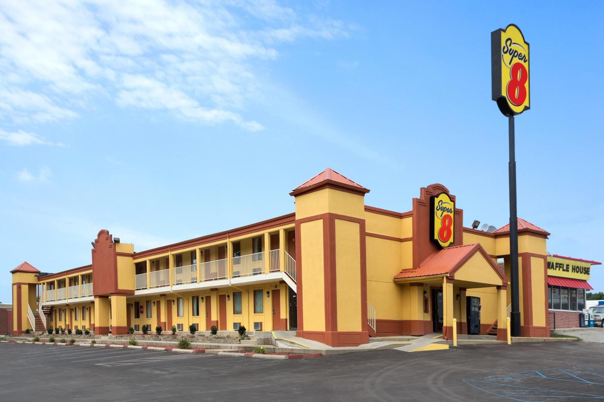 Super 8 By Wyndham Indianapolis-Southport Rd Motel Exterior photo